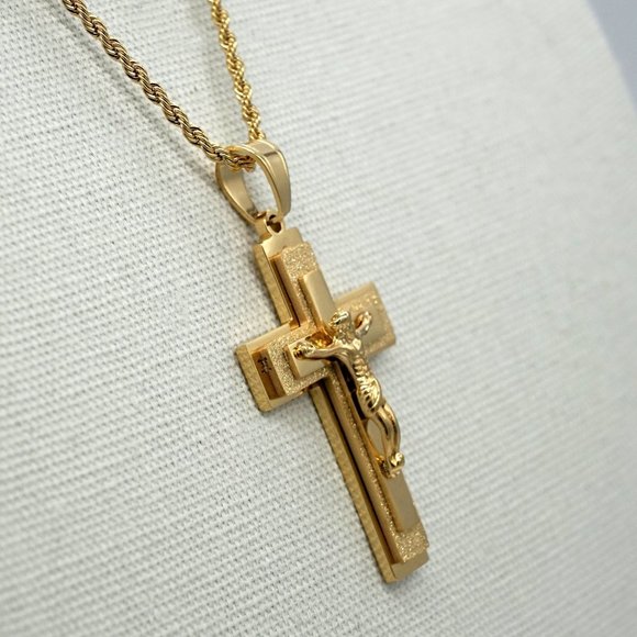 Beautiful stainless steel gold crucifix with gold chain and engraving. - Picture 2 of 8